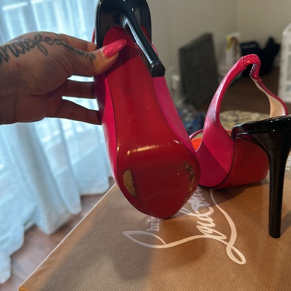 Red bottoms - Picture 4 of 7